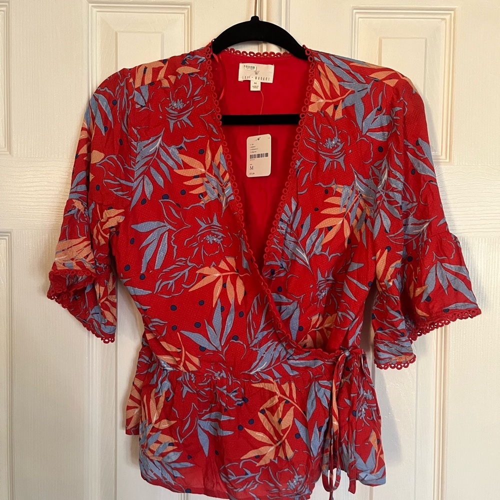 Lost + Wander Red Floral Wrap Top Short Sleeve Crochet Trim Peplum Blouse Medium